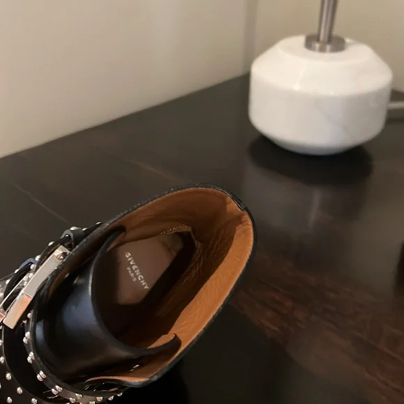 Givenchy Prue Black Leather Buckle Boot - Picture 13 of 14